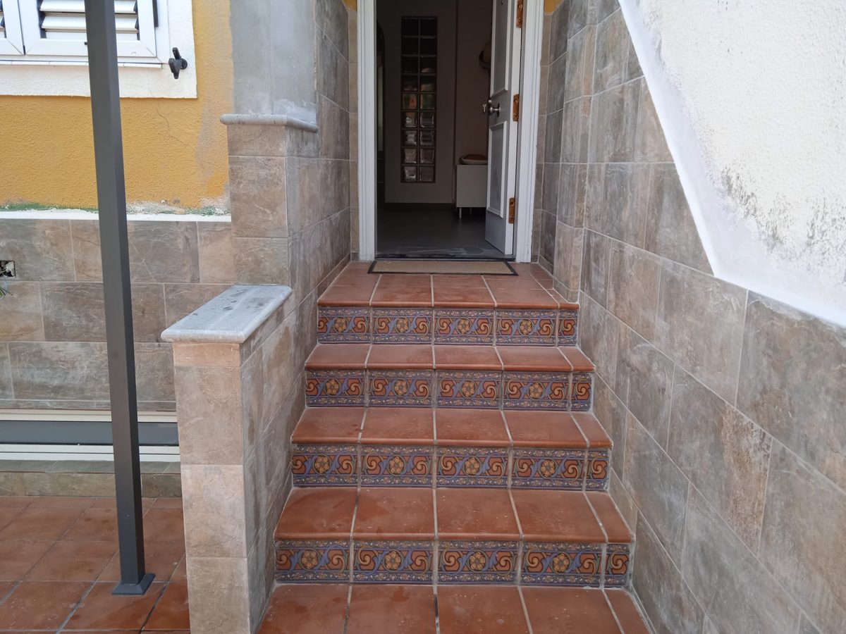 Construcción de muro exterior en Las Palmas